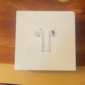 Apple Airpods 2nd Generation - brand new!